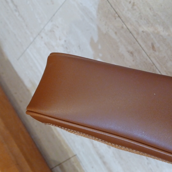 Gorgeous Etienne Aigner Mini Shoulder Bag - Picture 8 of 9